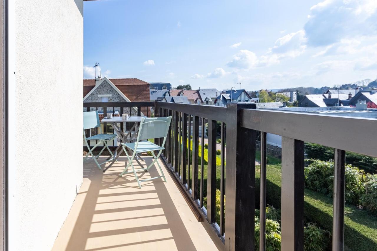 Le Carrousel - Appartement Avec Studio Attenant Deauville Exterior foto